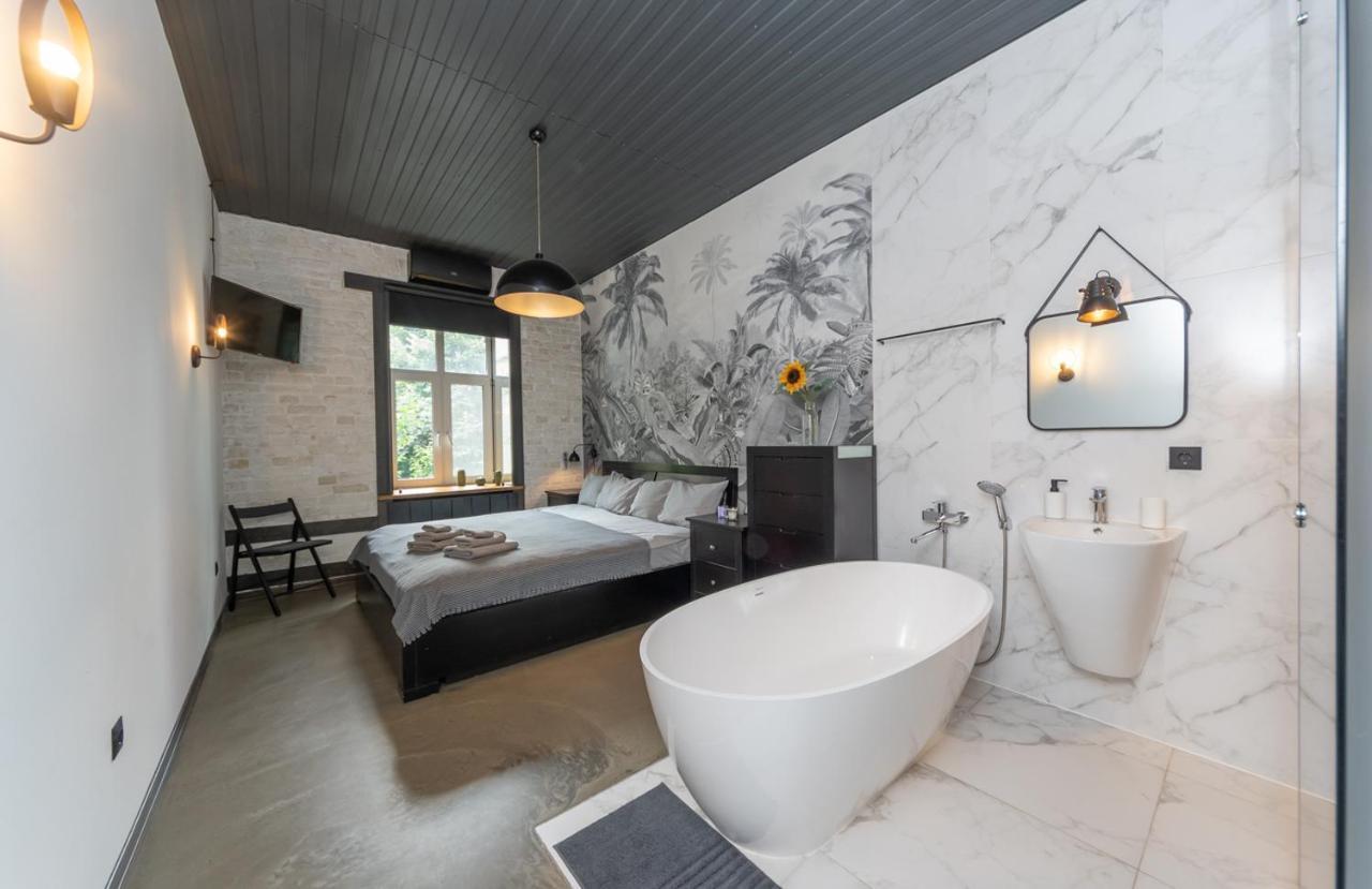 Apart Hotel On Zoloti Vorota Kiev Bagian luar foto