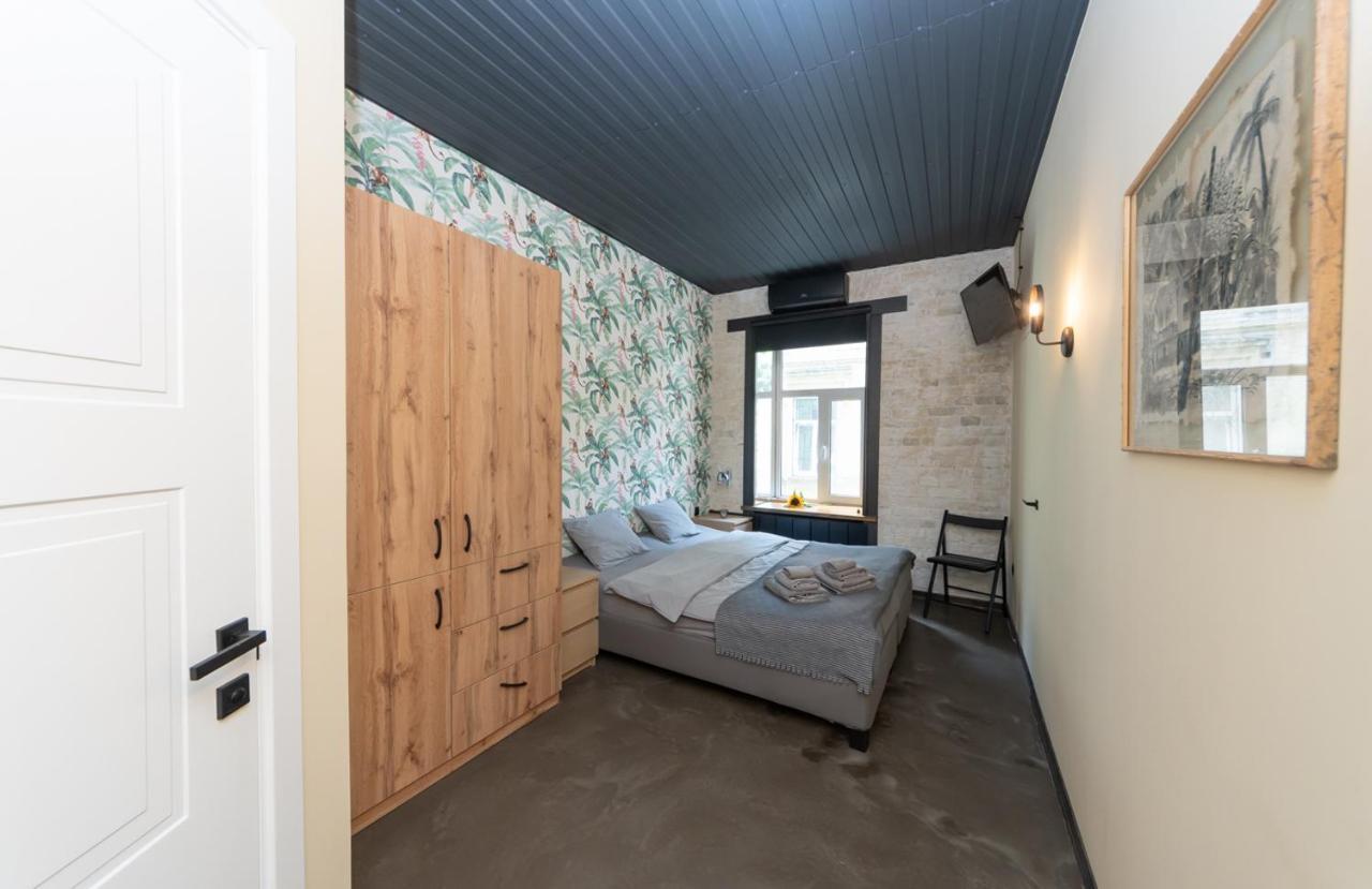 Apart Hotel On Zoloti Vorota Kiev Bagian luar foto