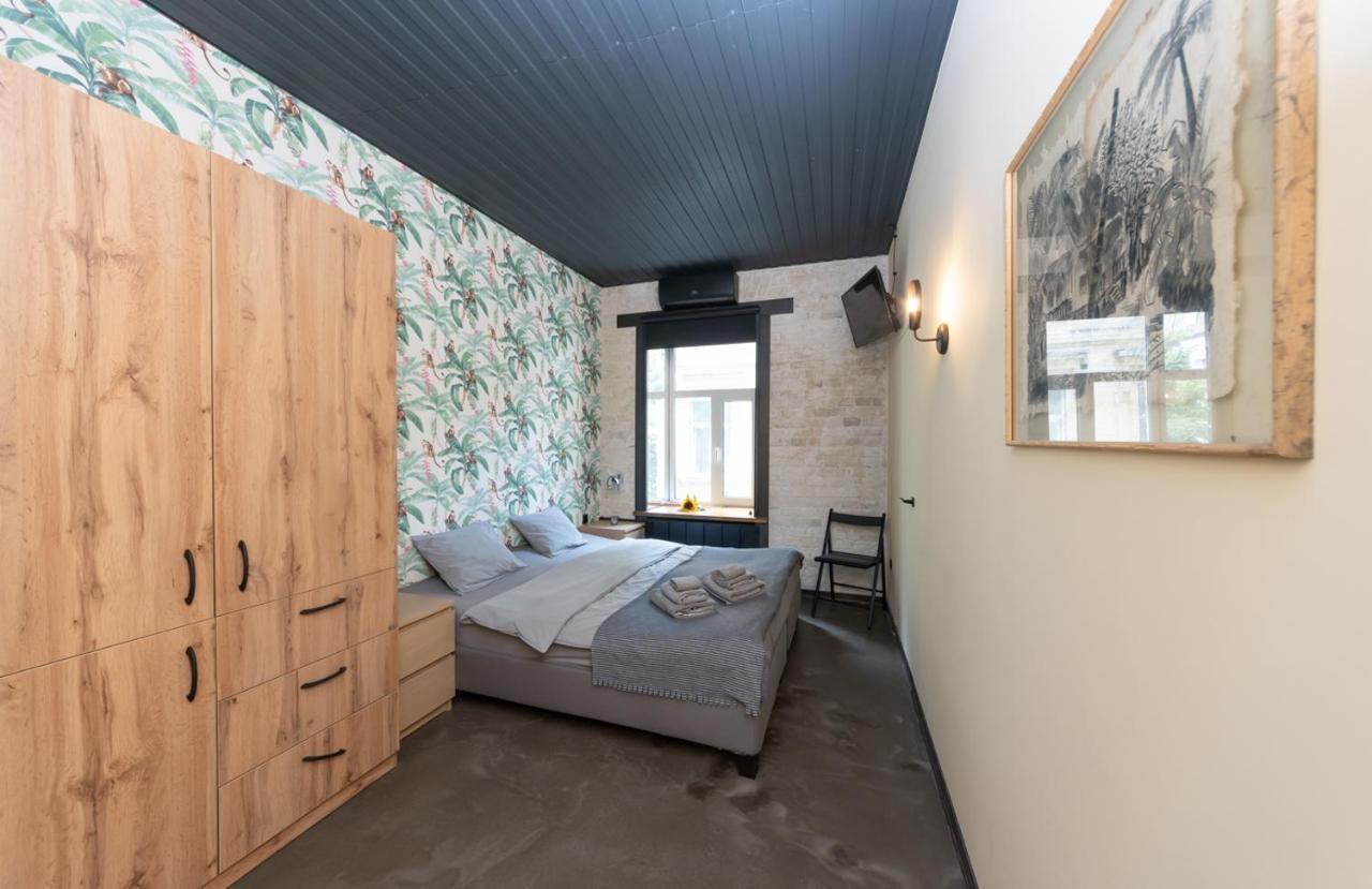 Apart Hotel On Zoloti Vorota Kiev Bagian luar foto